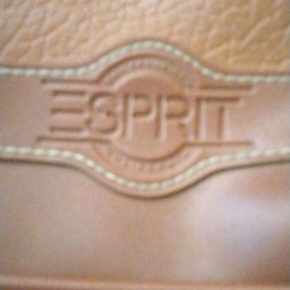 Esprit - Picture 2 of 9